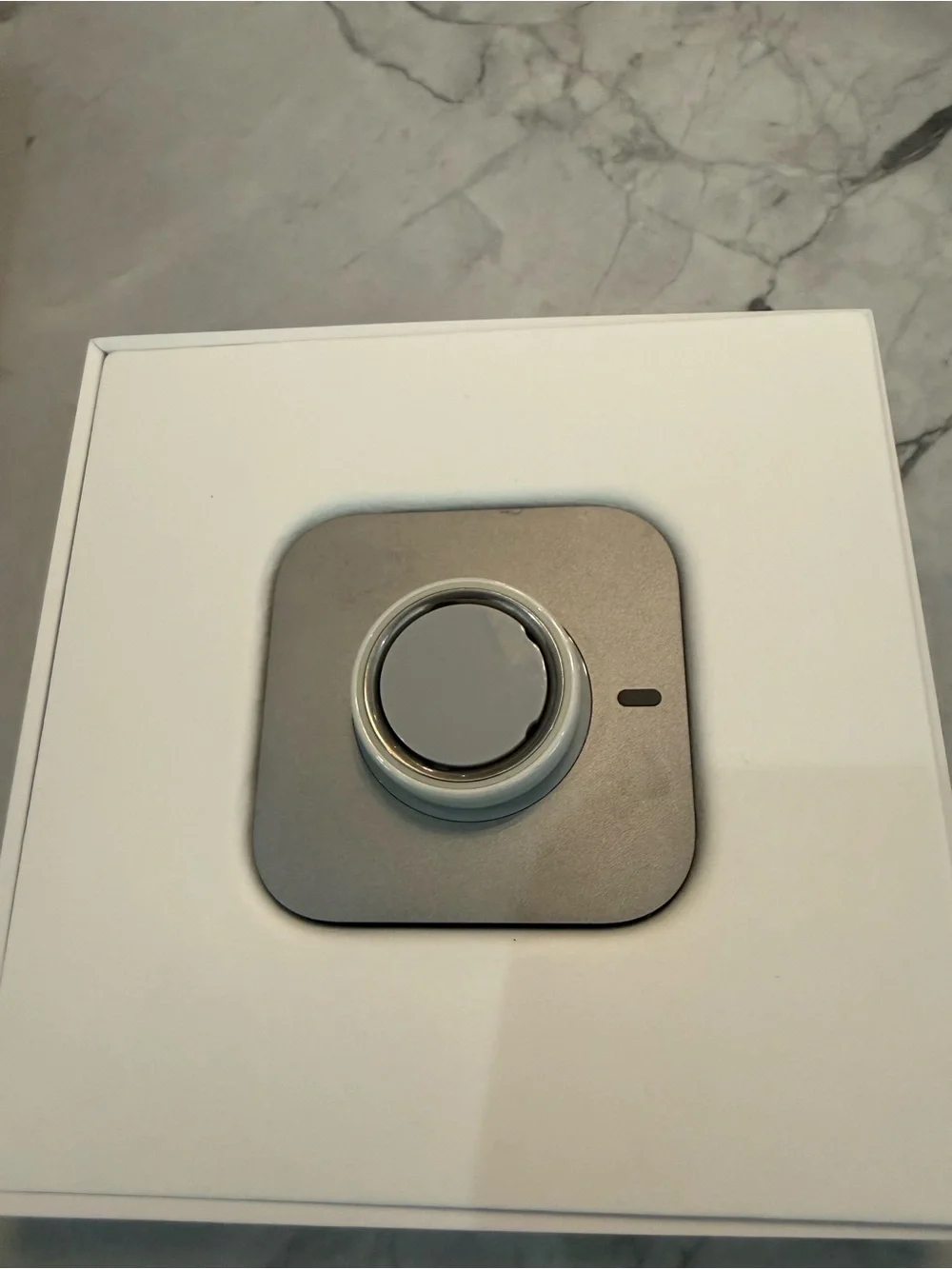 Oura Ring 4 Ceramic in Cloud Size 9
